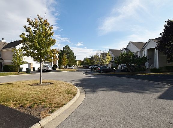 2nd image of 9021 Heathwood Cir #C2