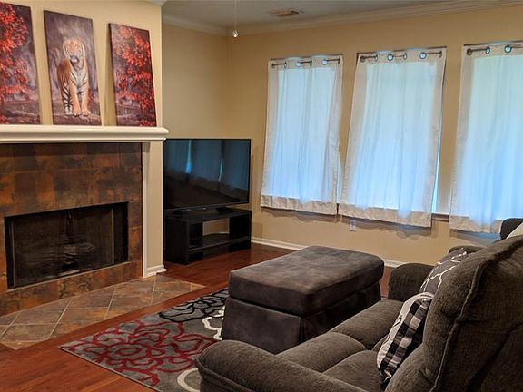 3rd image of 4911 Red Lantern Dr