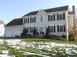 9 Winding Brook Ln, Newington, CT 06111