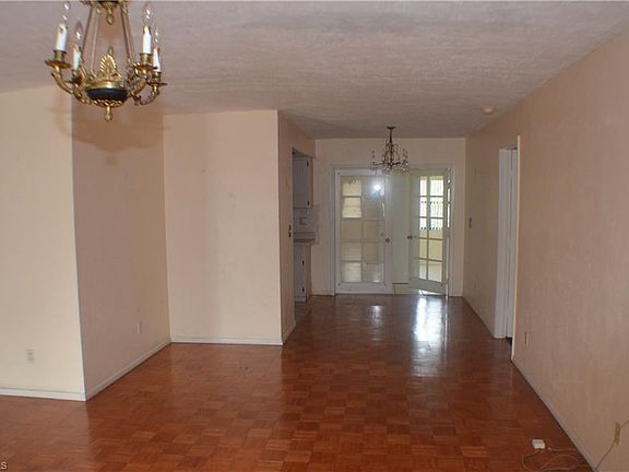 4th image of 428 Cactus Cir