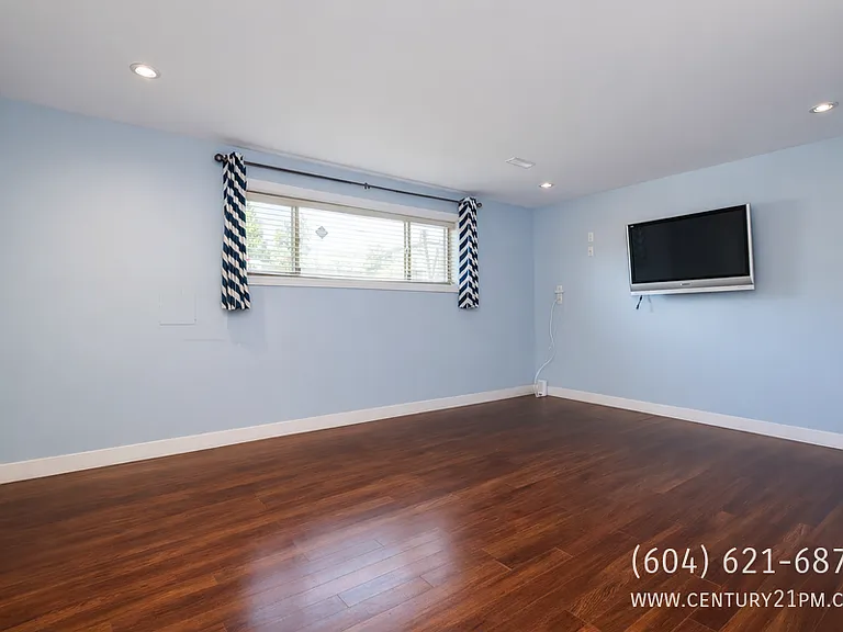 2114 Bakerview St #UPPER — Photo 18