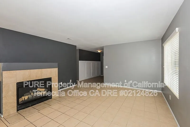 5 bed, 2.0 bath, 1605 sqft, $2,350 — Photo 4