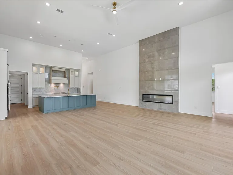 4908 Turquesa Dr — Photo 7