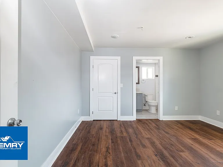 814 N Wilmington Blvd — Photo 18