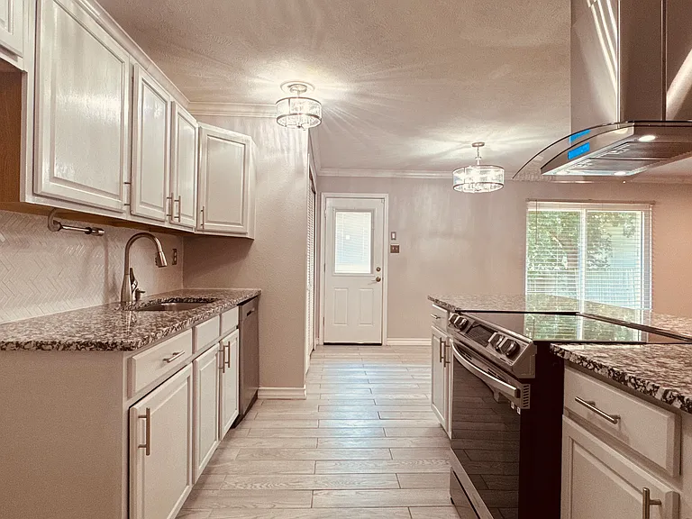 153 W Way Dr — Photo 9