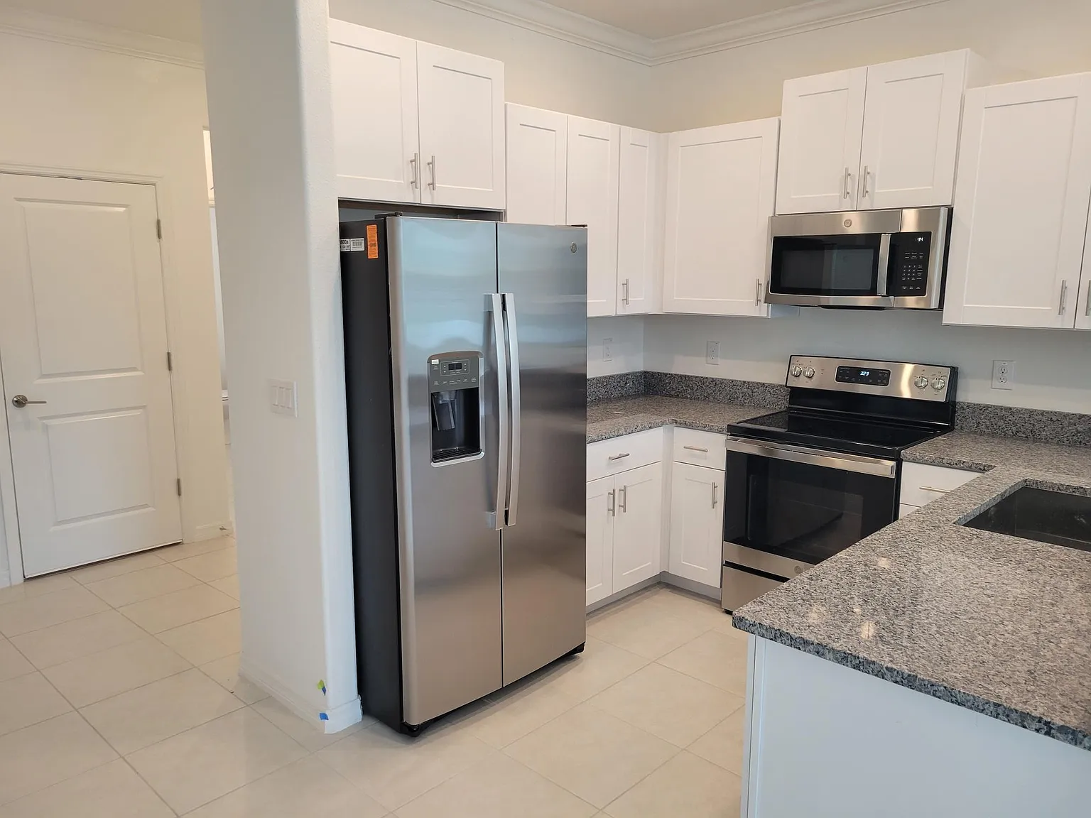 3 bed, 2.5 bath, 1787 sqft, $2,200 — Photo 3