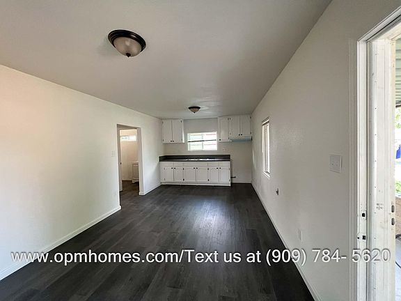 3rd image of 2840 N Stoddard Ave