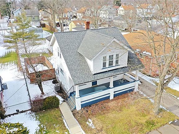 3rd image of 966 Hazelwood Ave SE