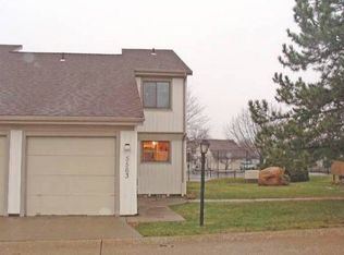 5563 Pipers Ct, Parma, OH 44134