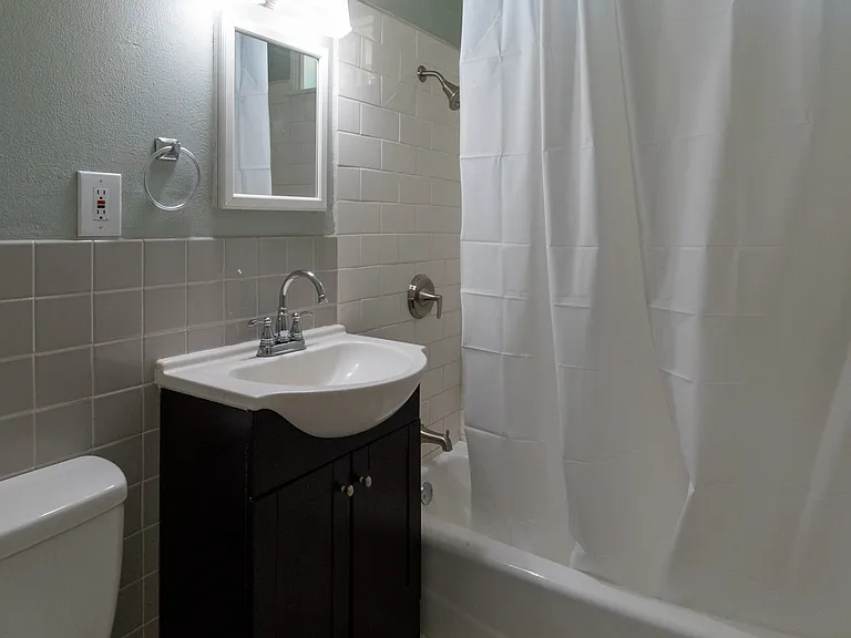 2606 Pine Ave — Photo 27