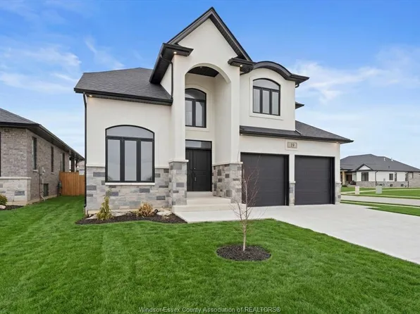 19 Belleview Dr, Kingsville, ON N0R 1B0