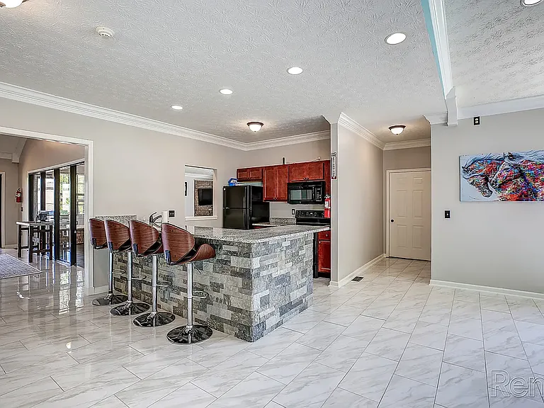 Georgetown Oaks Apartments — Photo 14