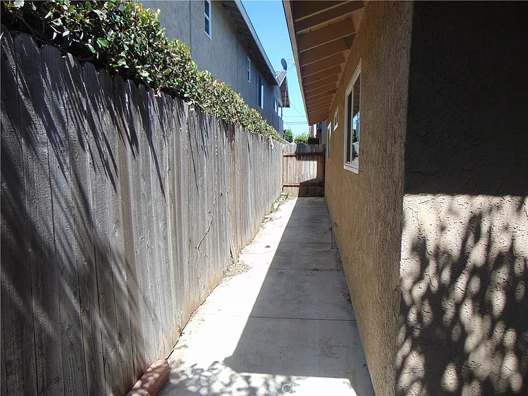 2009 Alabama St #3 — Photo 27