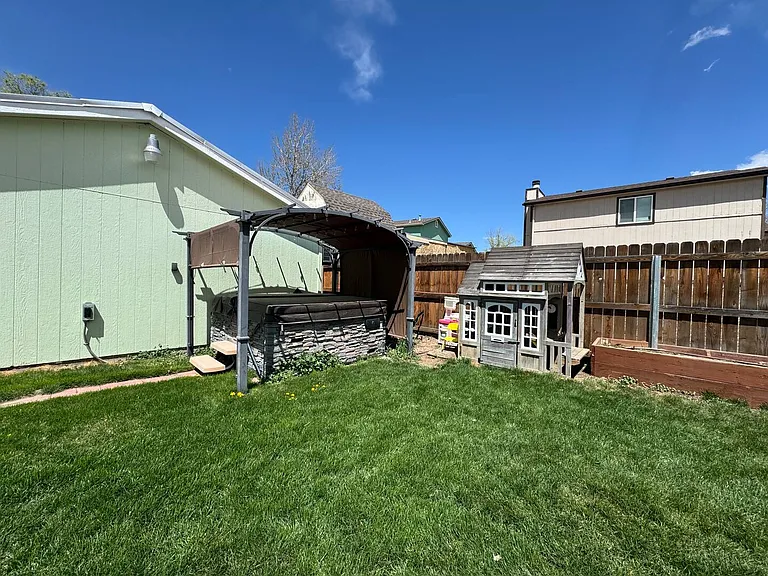 4840 Ridenour Dr — Photo 9