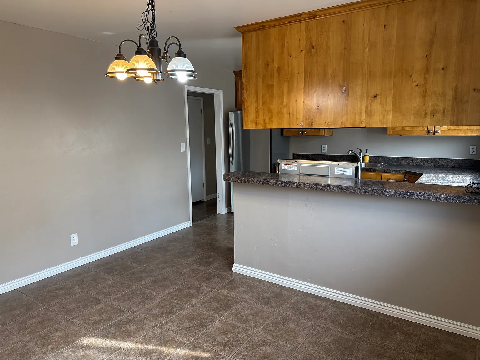 1140 Merritt Dr — Photo 4