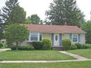 7277 Glenn Oval Dr, Parma, OH 44130