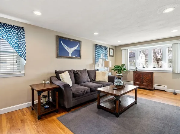 15 Farrin St, Hyde Park, MA 02136