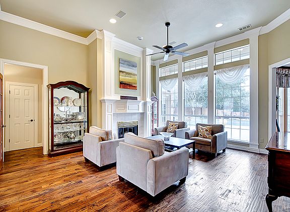 2nd image of 809 Kleberg Ct