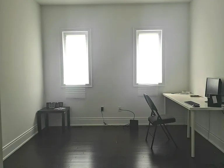 241 Stormont Trl — Photo 10