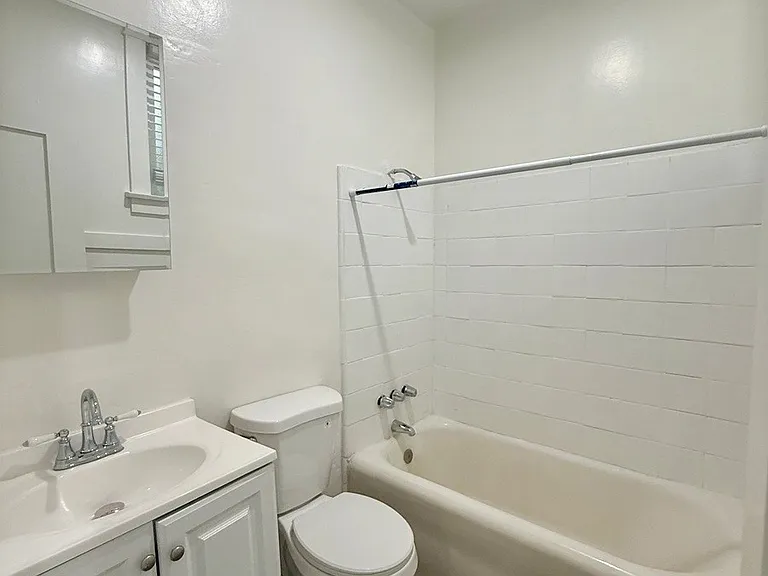 2805-2813A S Vermont Ave #2809-3 — Photo 8