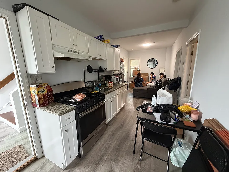 690 Winthrop Ave #1