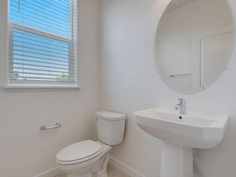 Estaire Luxury Townhomes — Photo 31