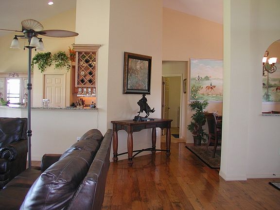 WIDE PLANKED HICKORY FLOORS