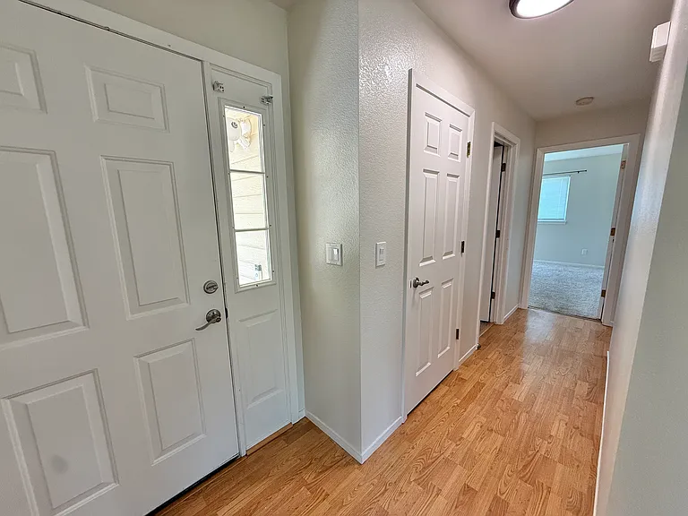 1785 Shamrock Cir — Photo 8