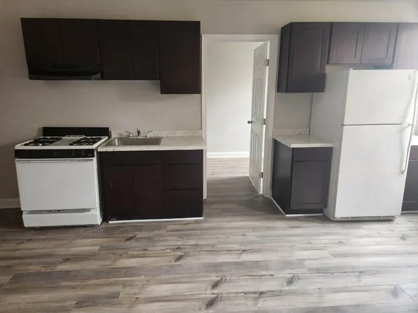 1525 28th St SE #202, Washington, DC 20020