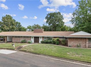 606 Gibbs St, Navasota, TX 77868