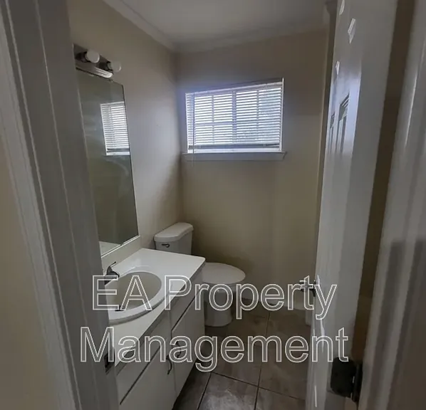 1220 Rosemont Ave NW — Photo 10