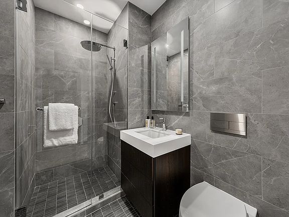 5th image of 118 E 1st St #5