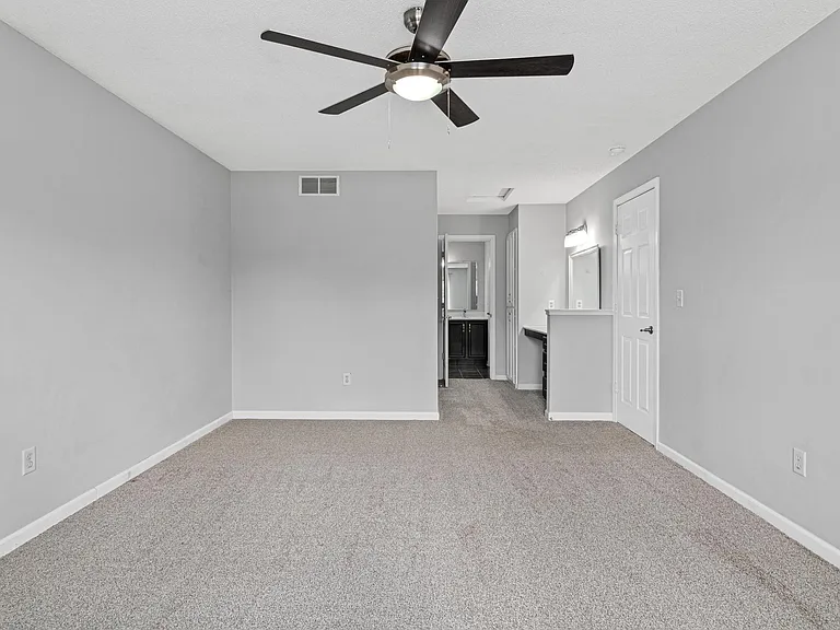 1234 Crystal Pl E — Photo 14