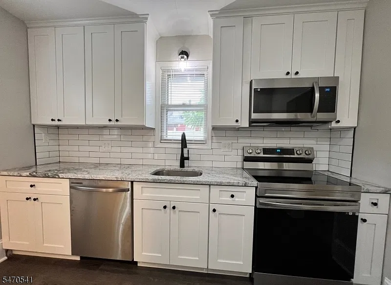 5 Anderson Pl