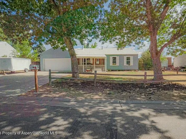 1266 Crest Dr, Craig, CO 81625