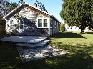 20 Old Harbor Rd, Hyannis, MA 02601