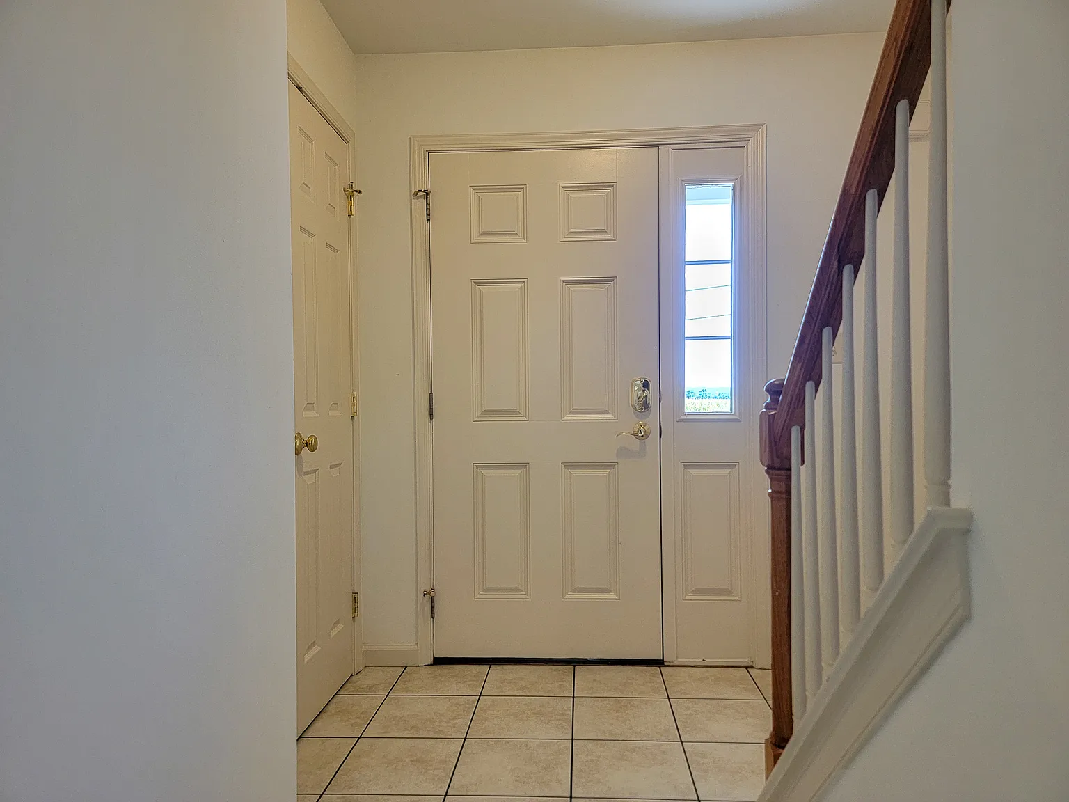 3 bed, 1895 sqft, $2,095 — Photo 4