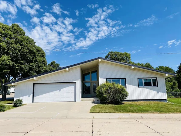 409 E 9th St, Ogallala, NE 69153