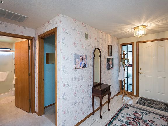 3rd image of 3219 SE Spyglass Dr