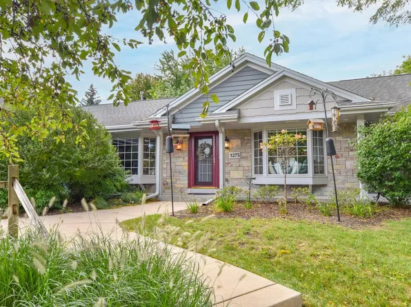 1275 Ridge ROAD, Waukesha, WI 53186