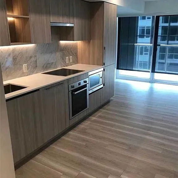17 Bathurst St #916 — Photo 10