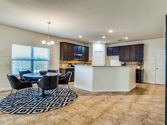 3rd image of 8028 Vista Hill Ln