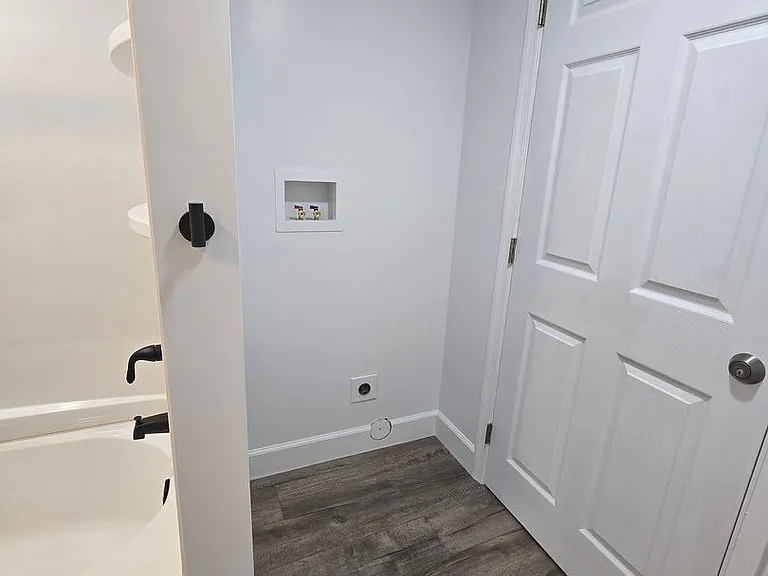 29 McCulloh St — Photo 9