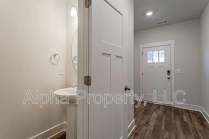 3 bed, 2.5 bath, 1681 sqft, $1,625 — Photo 3