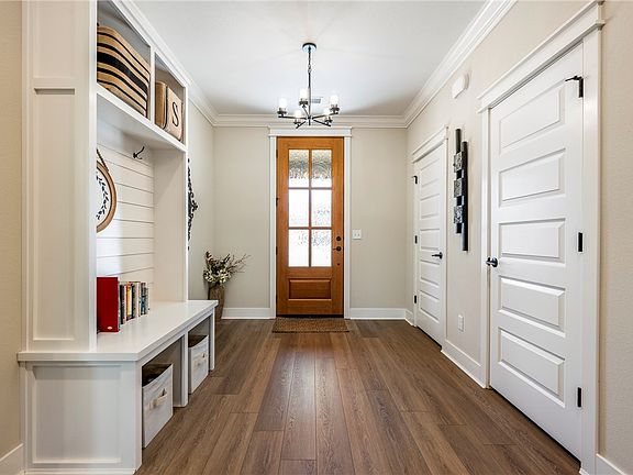 3rd image of 49 Saint Andrews Dr