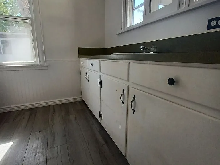 335 S 5 E — Photo 28