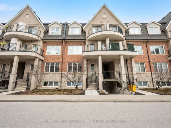 2420 Baronwood Dr #11-02, Oakville, ON L6M 0X6