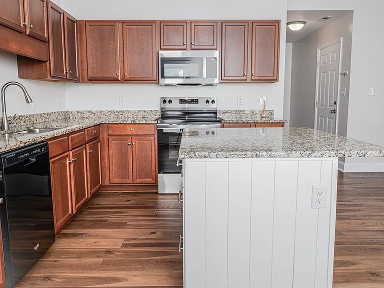 312 Hawks Bluff Dr — Photo 8