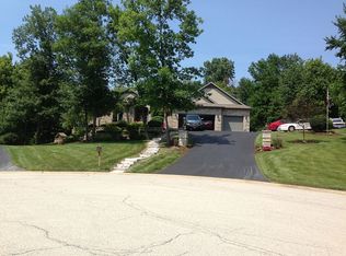 11104 Sandpiper Ct, Spring Grove, IL 60081