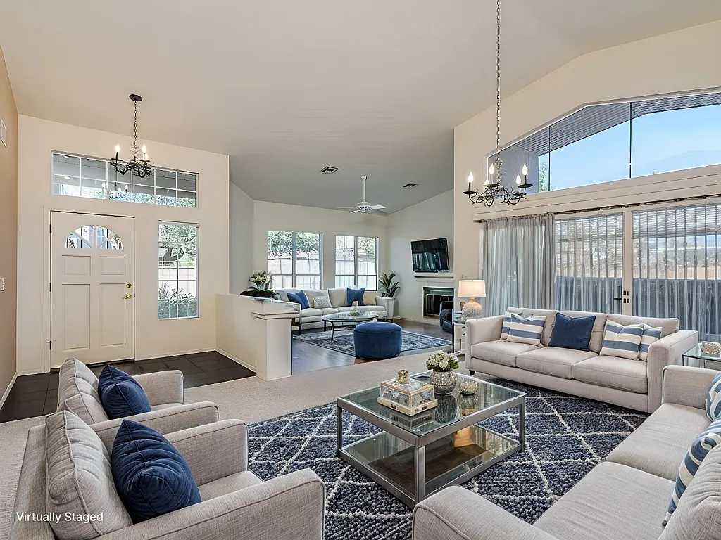 Luxury House with Mountain Views , Single floor, 3BR/2BA/2CarGarage, in a gated Golf community — Photo 3